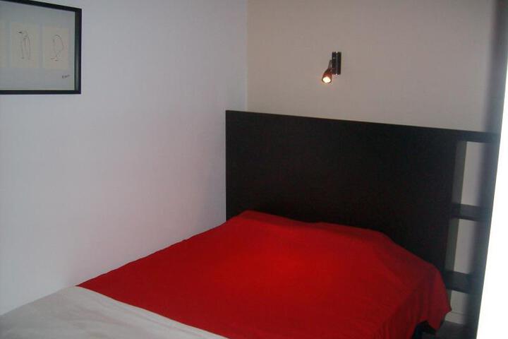 Room 4 of 5