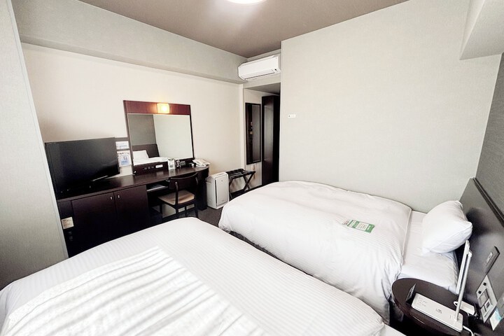 Room 12 of 47