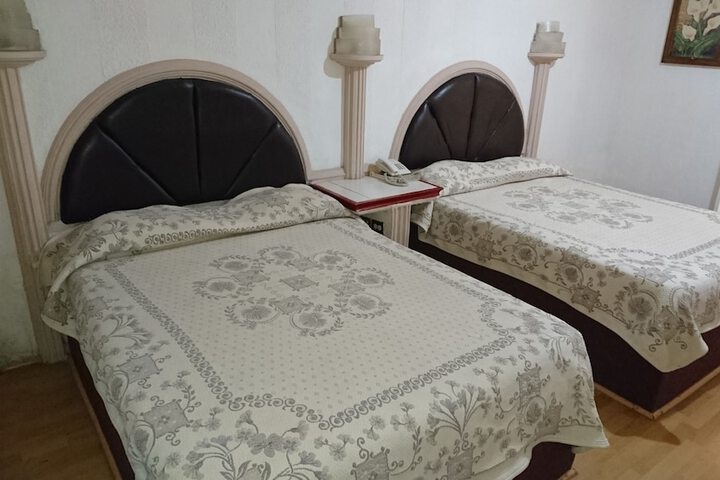 Room 5 of 16