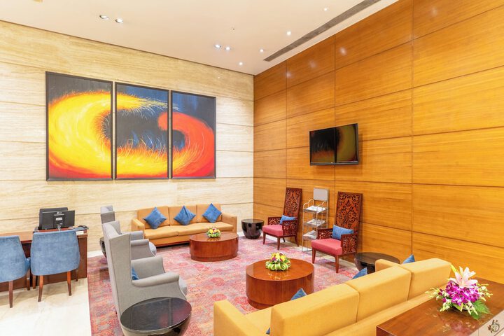 Entrance & Lobby
