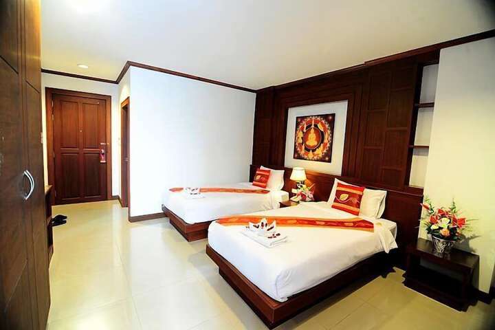 Room 6 of 42