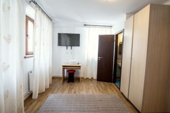 Room 26 of 48