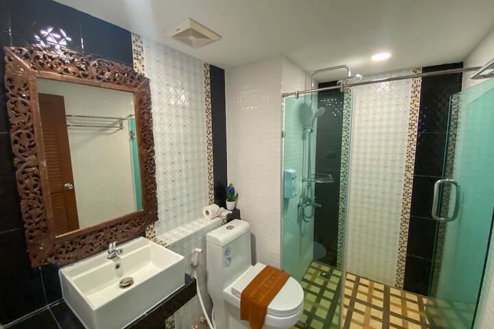 Room 18 of 28