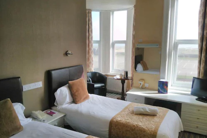 Room 15 of 61