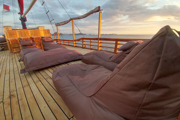 Sundeck 14 of 15
