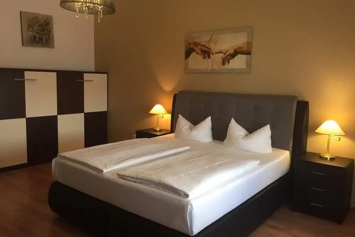 AIRPORT HOTEL STEP INN