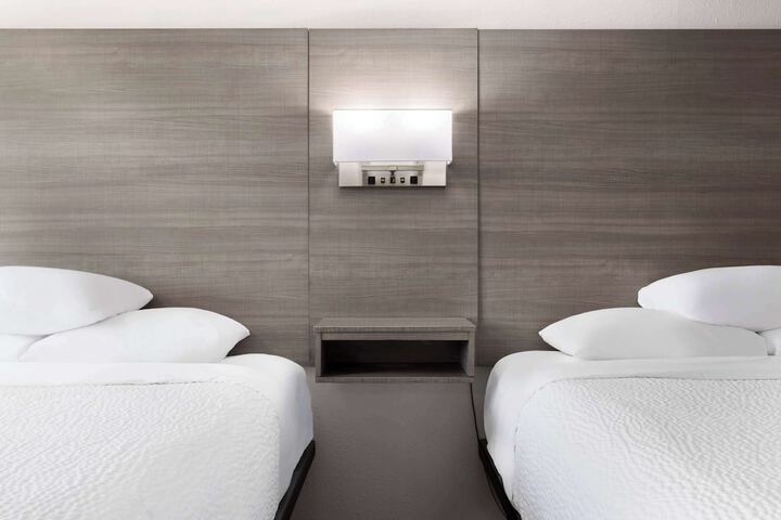 Room 12 of 41