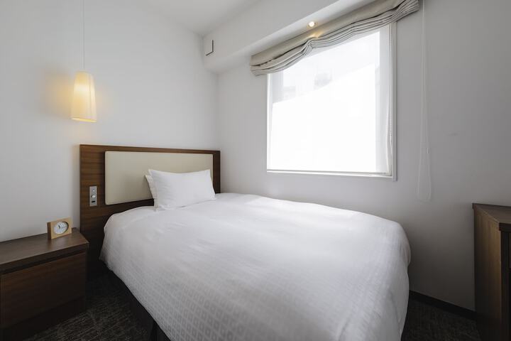 Room 10 of 48