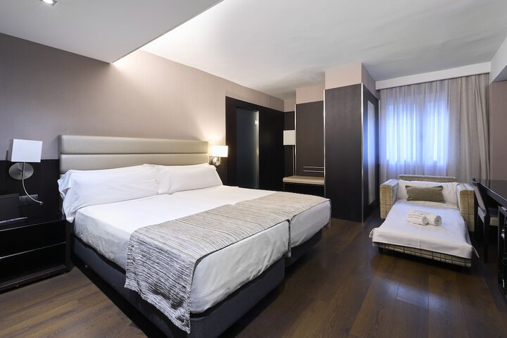 Room 13 of 46