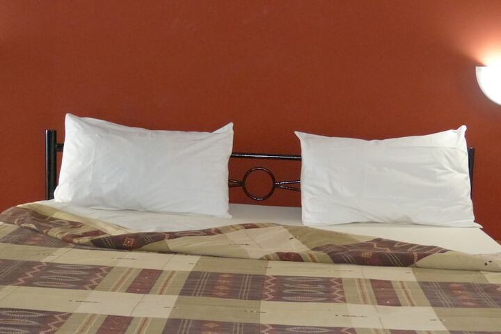 Room 28 of 62