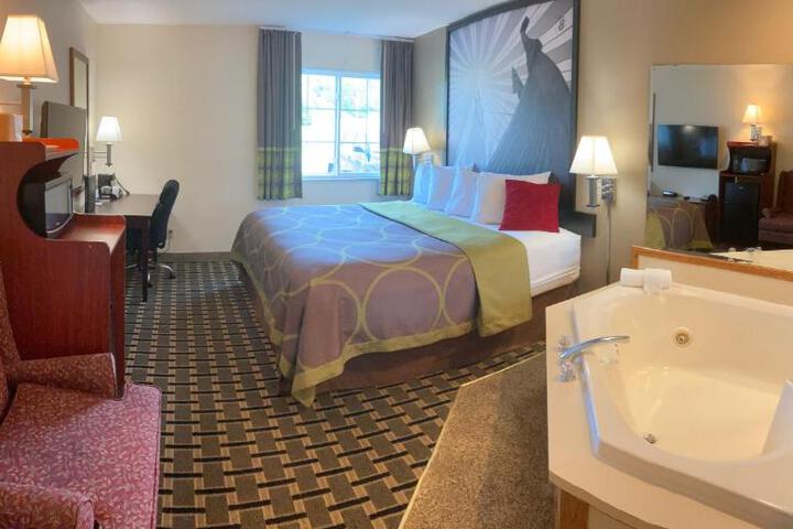 1 King Bed (4 of 13)