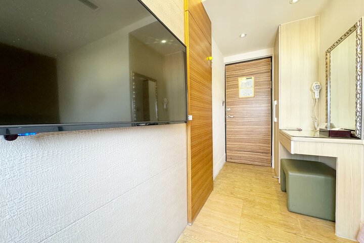 Room 49 of 160