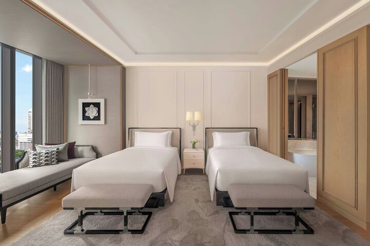 Room 15 of 105