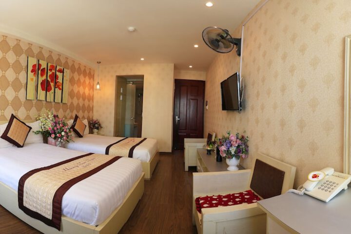 Room 8 of 22