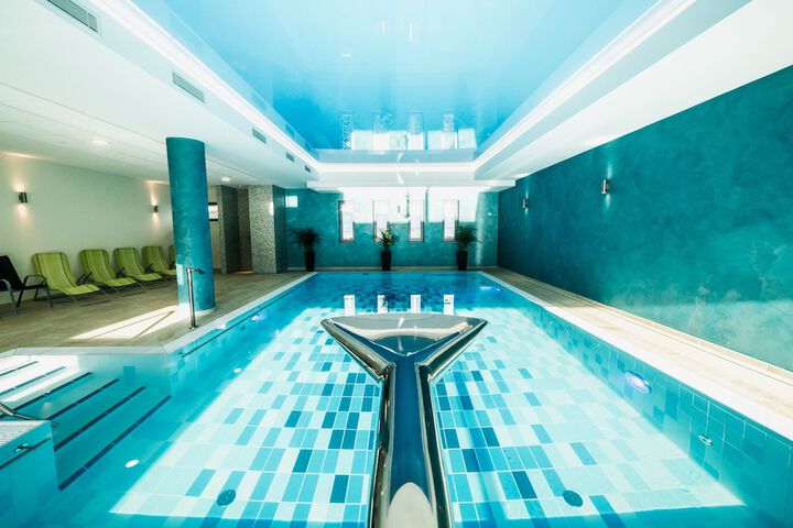 Hotel with Pool