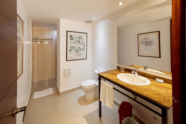 Room 21 of 53