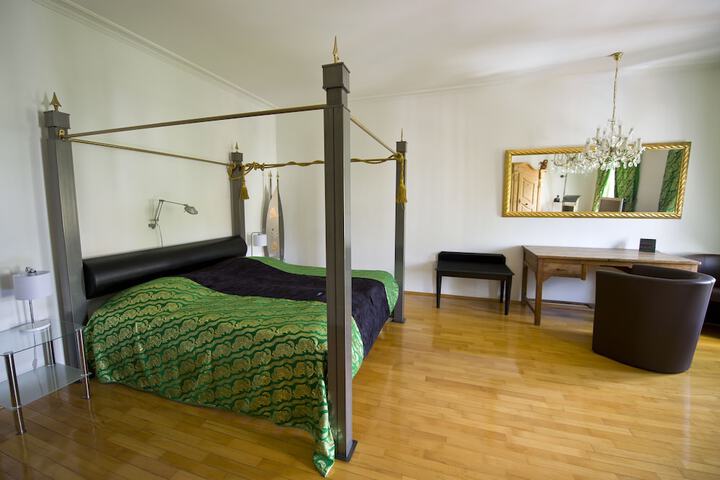 Room 7 of 50