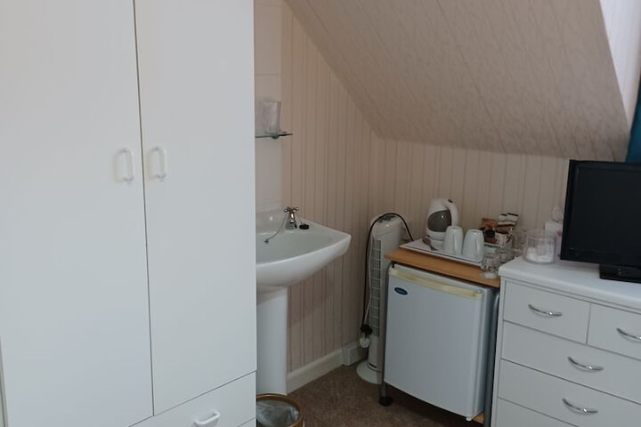 Room 15 of 48