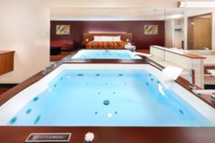 Room 34 of 222