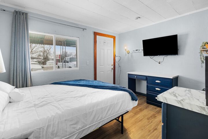Room 9 of 12