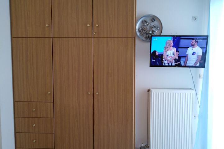 Room 3 of 116