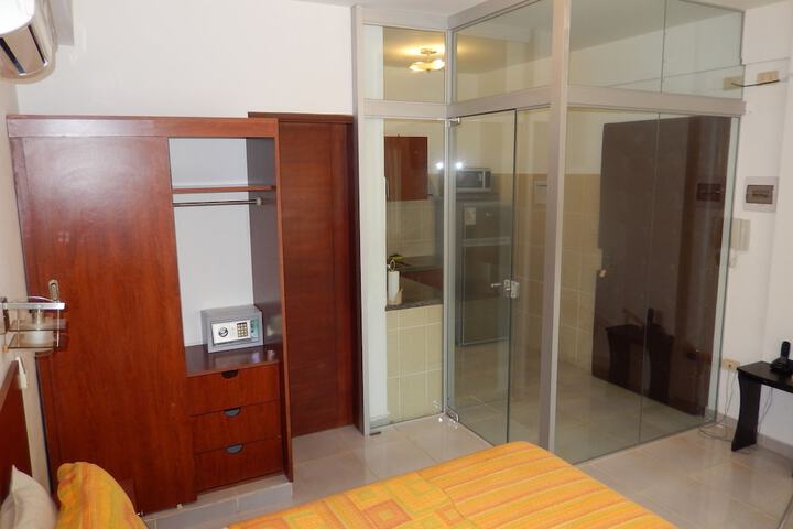 Room 5 of 122