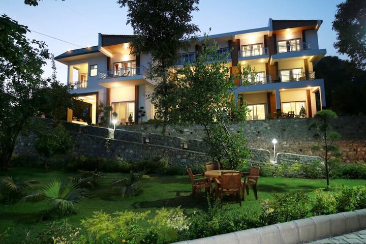Hotel 5 of 7