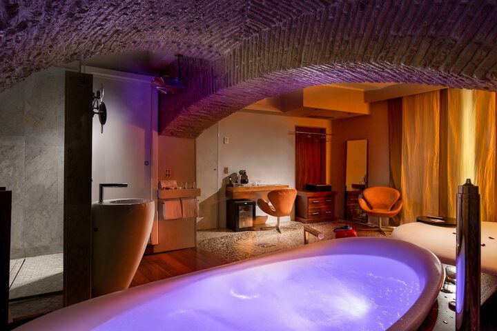 Room 40 of 74