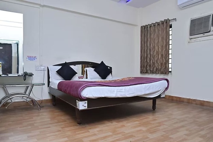 Room 2 of 5