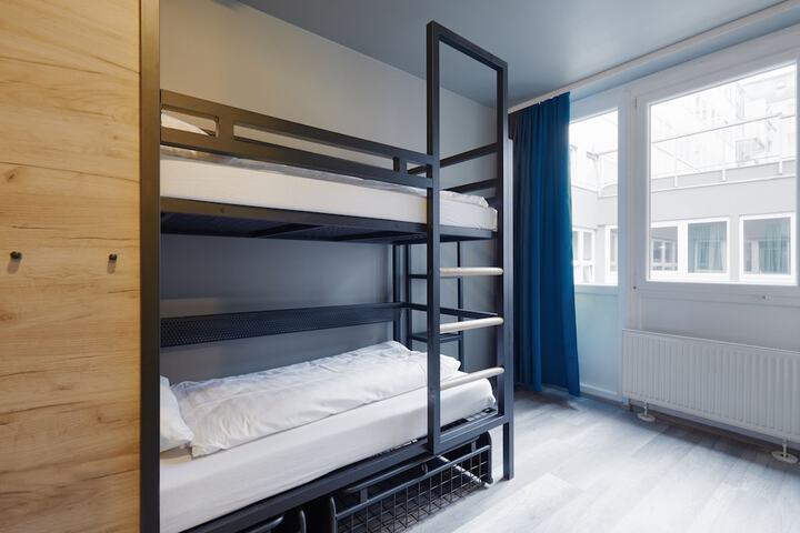 Room 26 of 42