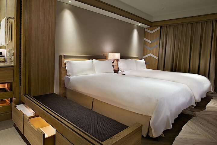 Room 18 of 91