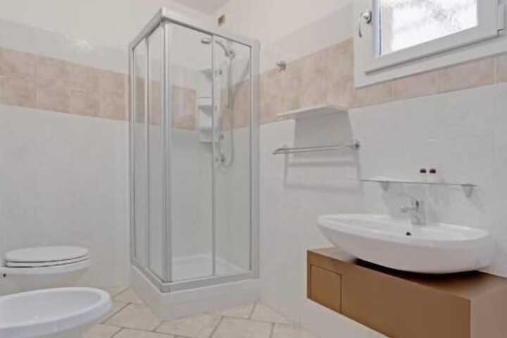 Room 20 of 29