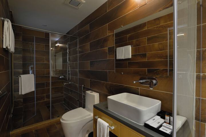 Room 12 of 25