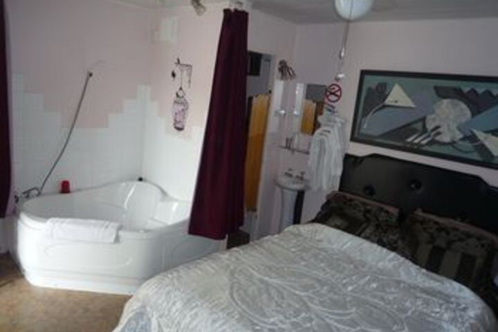 Room 22 of 48
