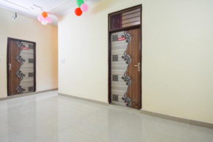 OYO 67289 Hotel Kaushik