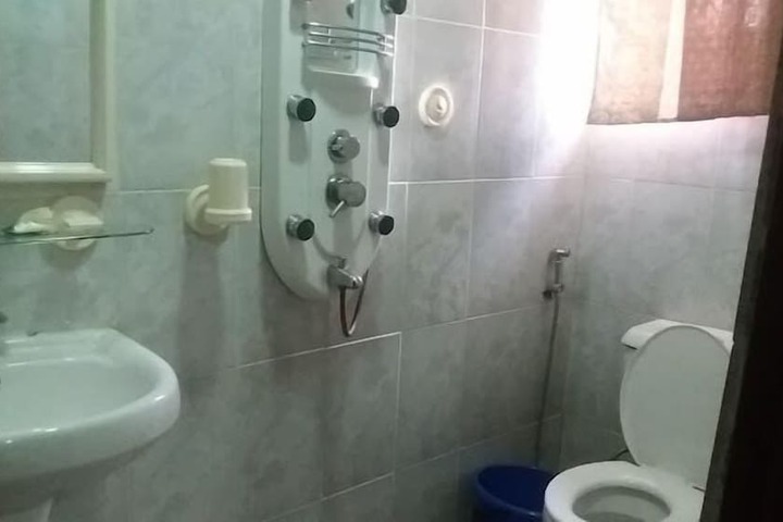 Room 7 of 28
