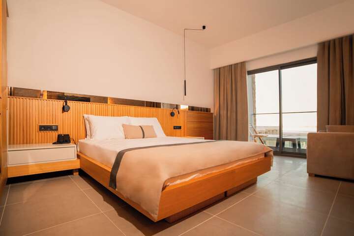 Room 2 of 20
