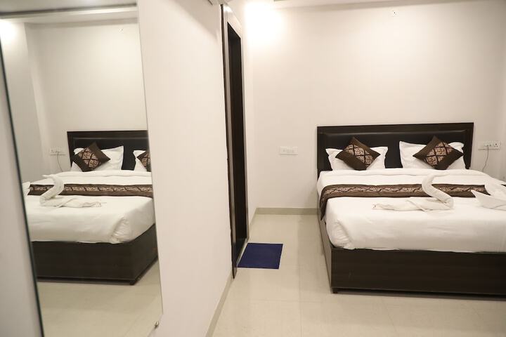 Room 12 of 37