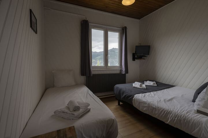 Room 17 of 48