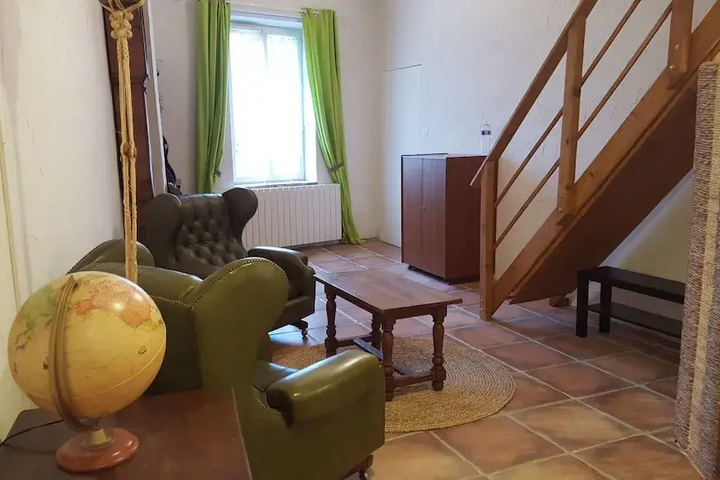 Room 3 of 12