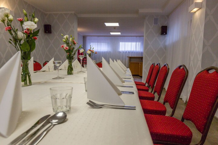 Ballroom/Hall 41 of 61
