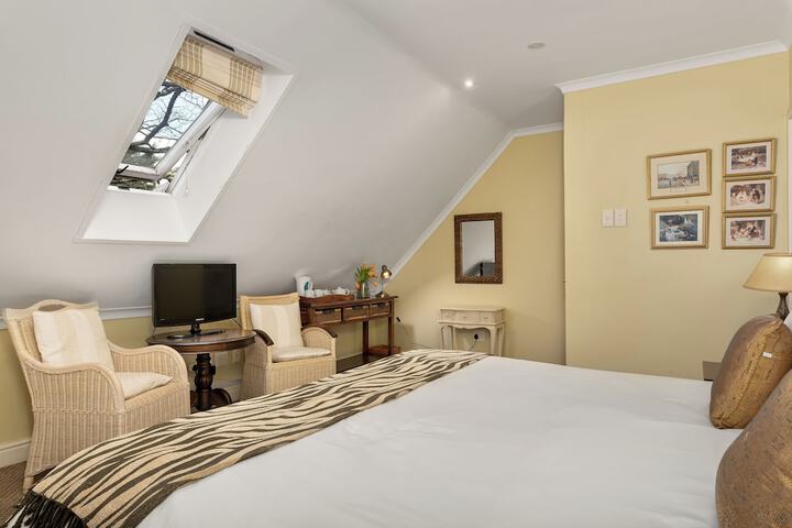 Room 10 of 42