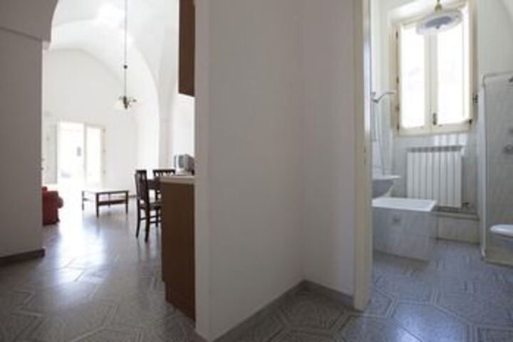 Room 30 of 34