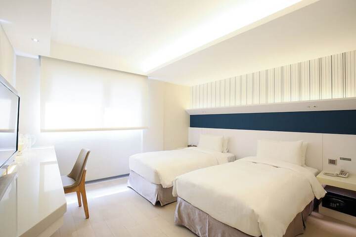 Room 13 of 49
