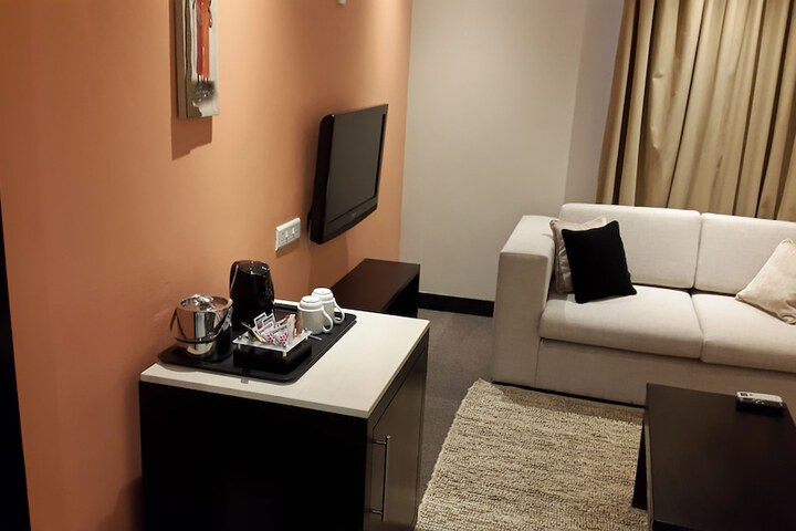 Room 21 of 118