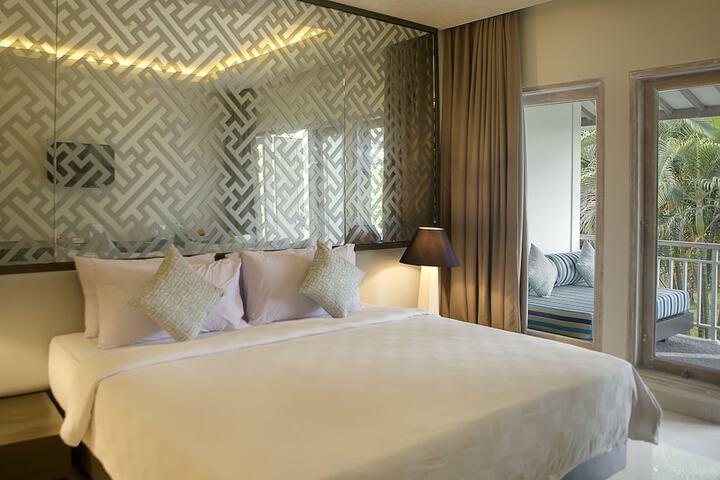 Room 4 of 52