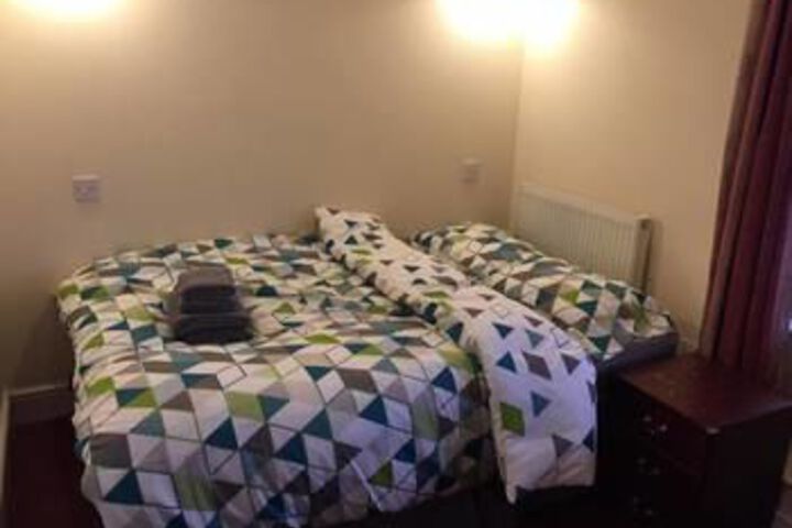 Room 6 of 10