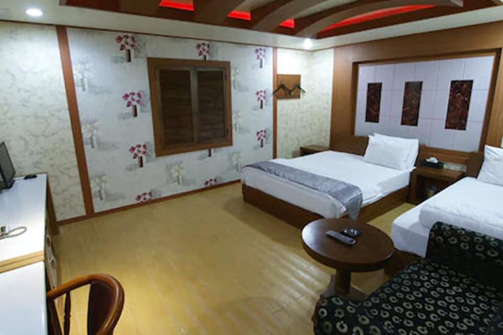 Room 14 of 29