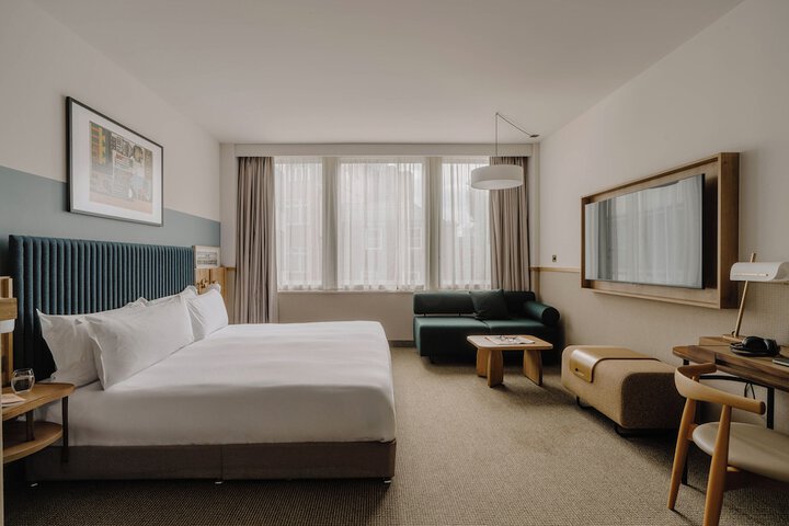 Room 34 of 68