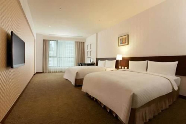 Room 5 of 35